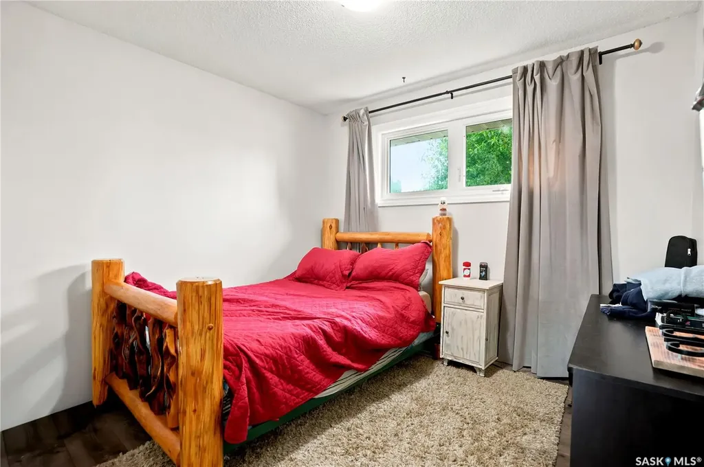 1313 Prince Crescent Moose Jaw SK S6H 6E6