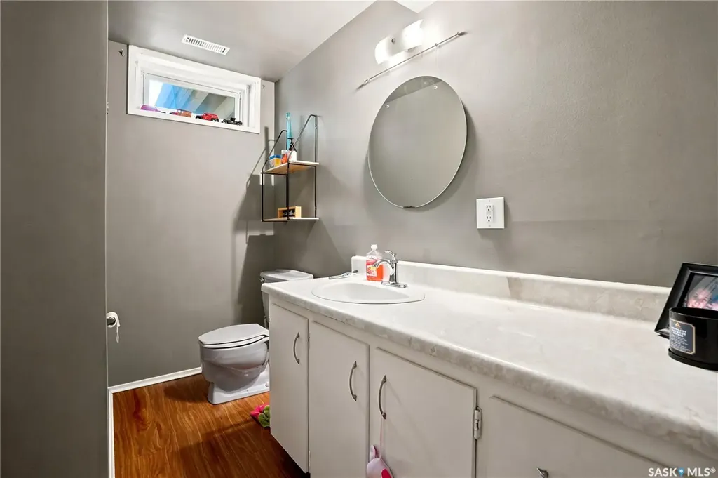 1313 Prince Crescent Moose Jaw SK S6H 6E6