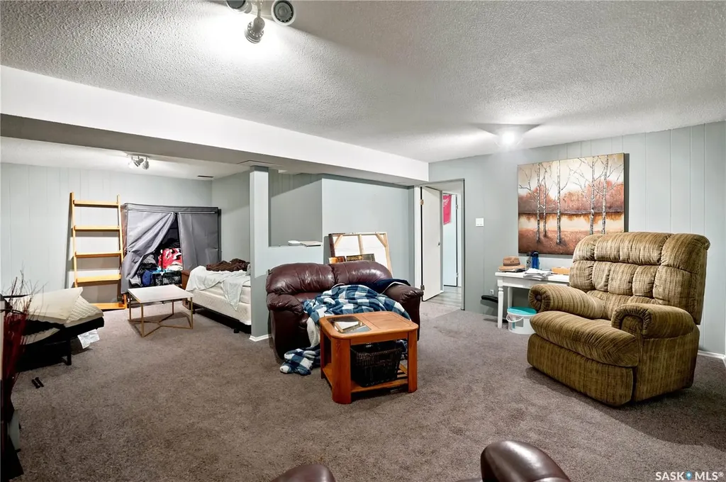 1313 Prince Crescent Moose Jaw SK S6H 6E6