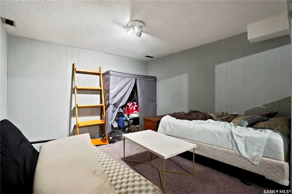 1313 Prince Crescent Moose Jaw SK S6H 6E6