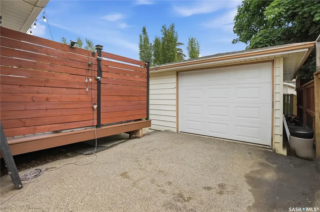1313 Prince Crescent Moose Jaw SK S6H 6E6