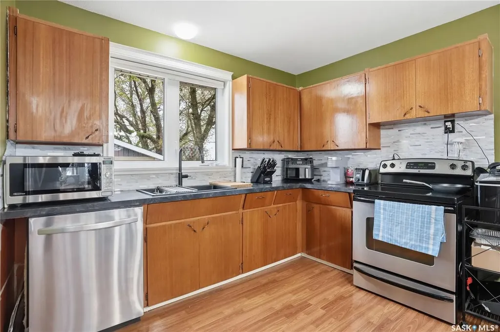 1007 Warner Street Moose Jaw SK S6H 5S6