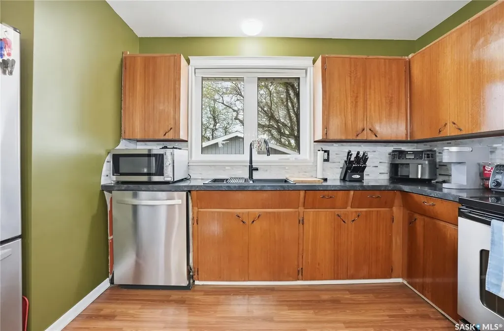 1007 Warner Street Moose Jaw SK S6H 5S6