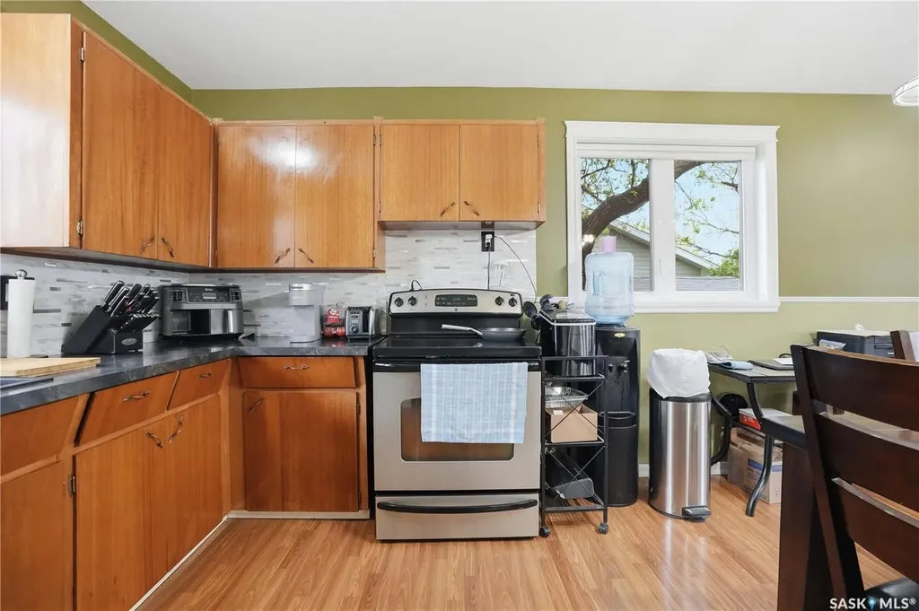 1007 Warner Street Moose Jaw SK S6H 5S6