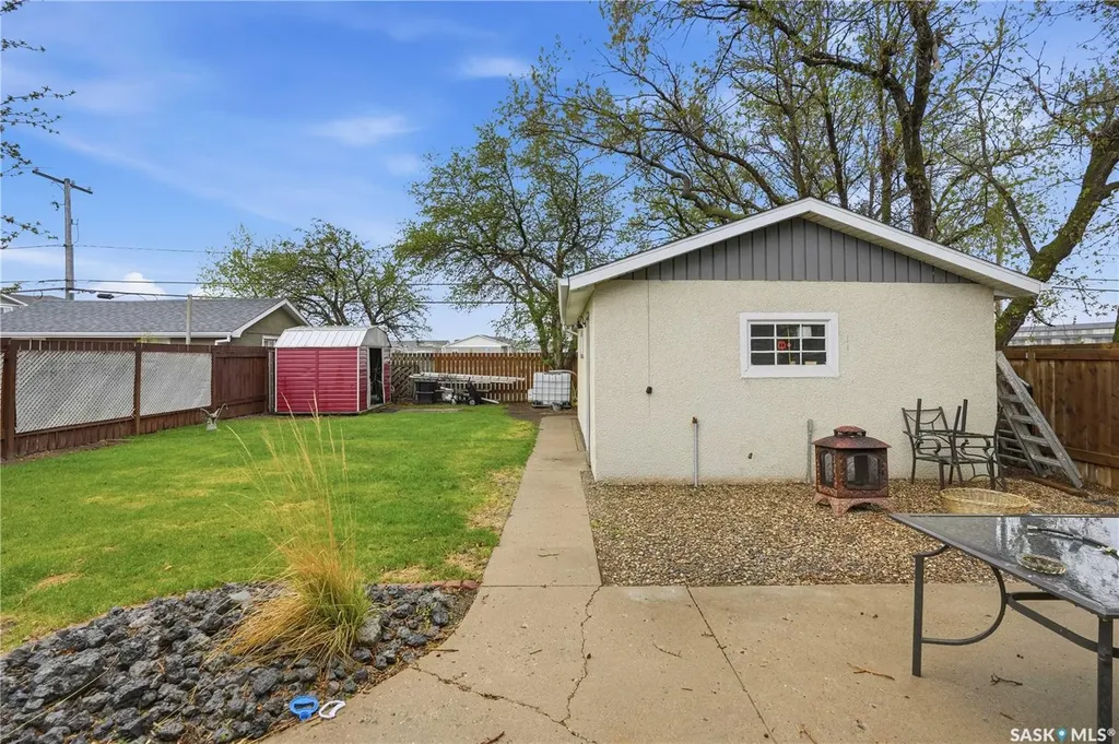 1007 Warner Street Moose Jaw SK S6H 5S6