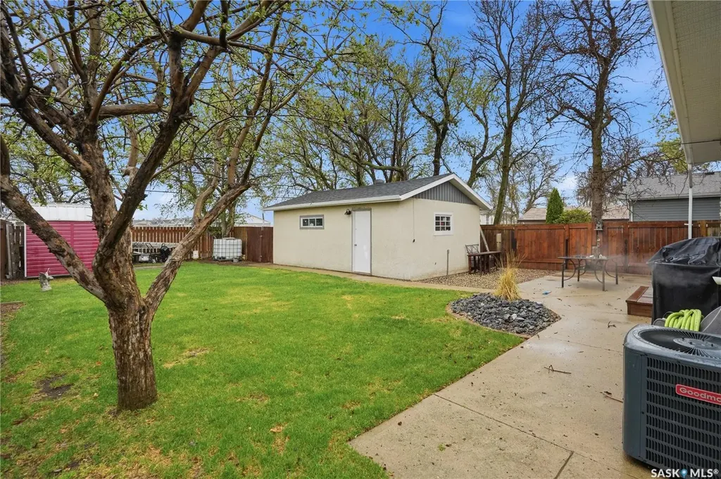 1007 Warner Street Moose Jaw SK S6H 5S6