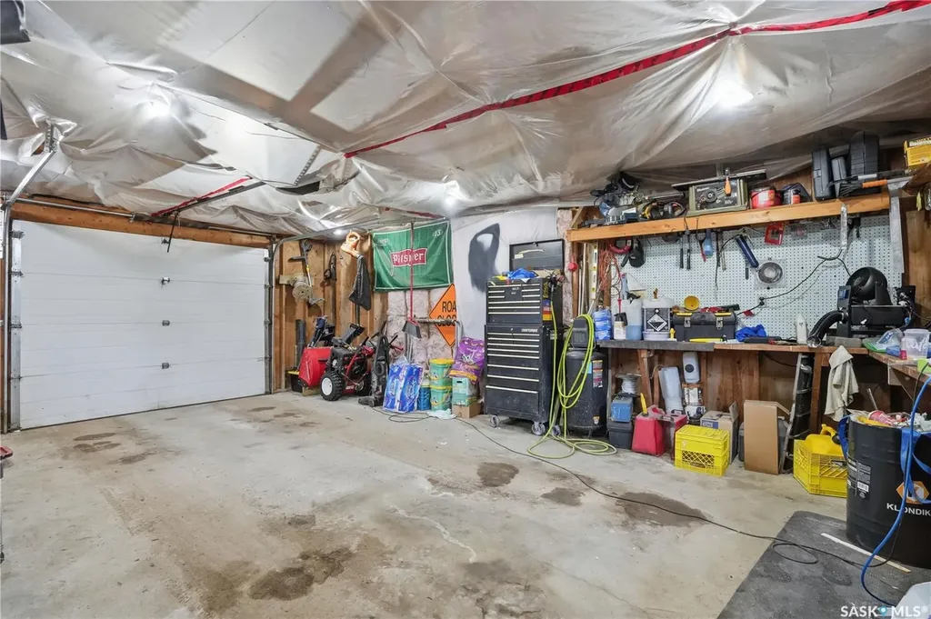 1007 Warner Street Moose Jaw SK S6H 5S6