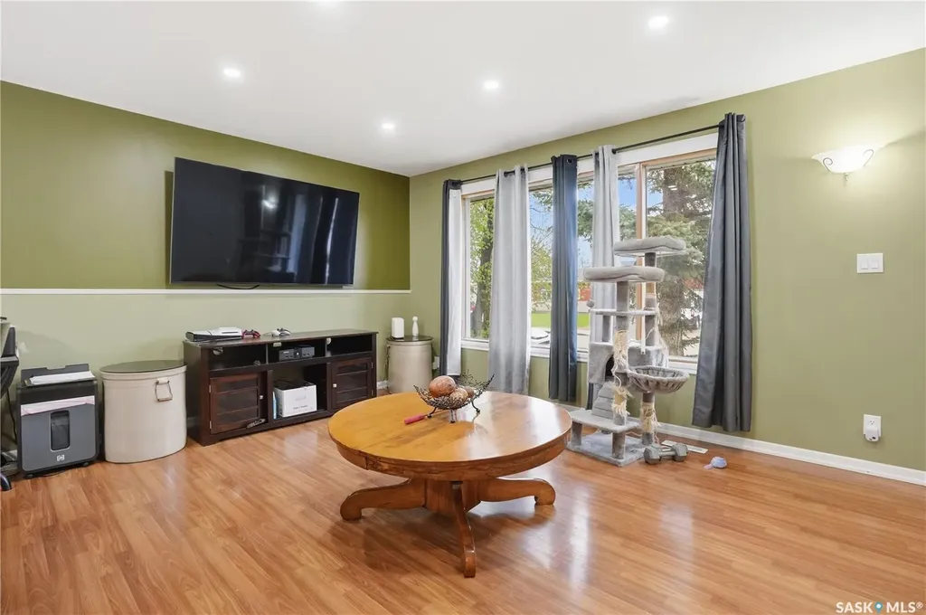 1007 Warner Street Moose Jaw SK S6H 5S6