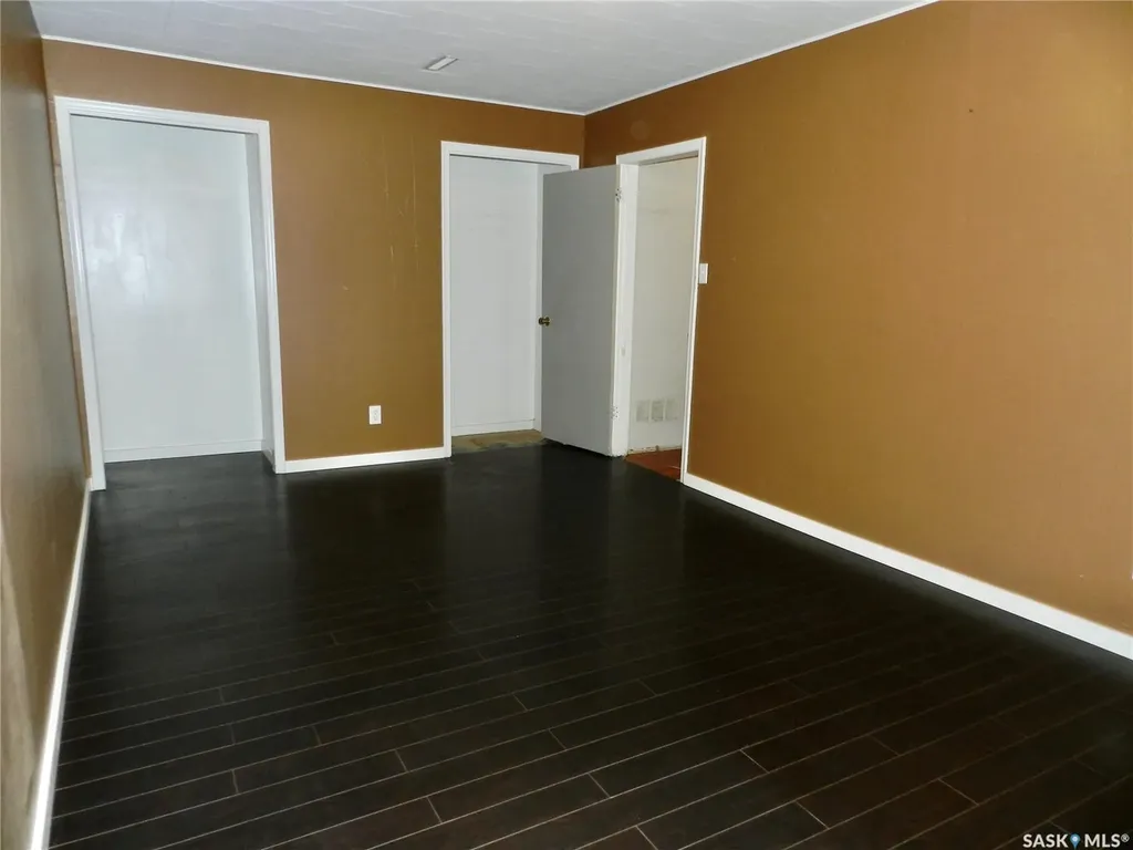 1112 Lillooet Street W Moose Jaw SK S6H 5A3