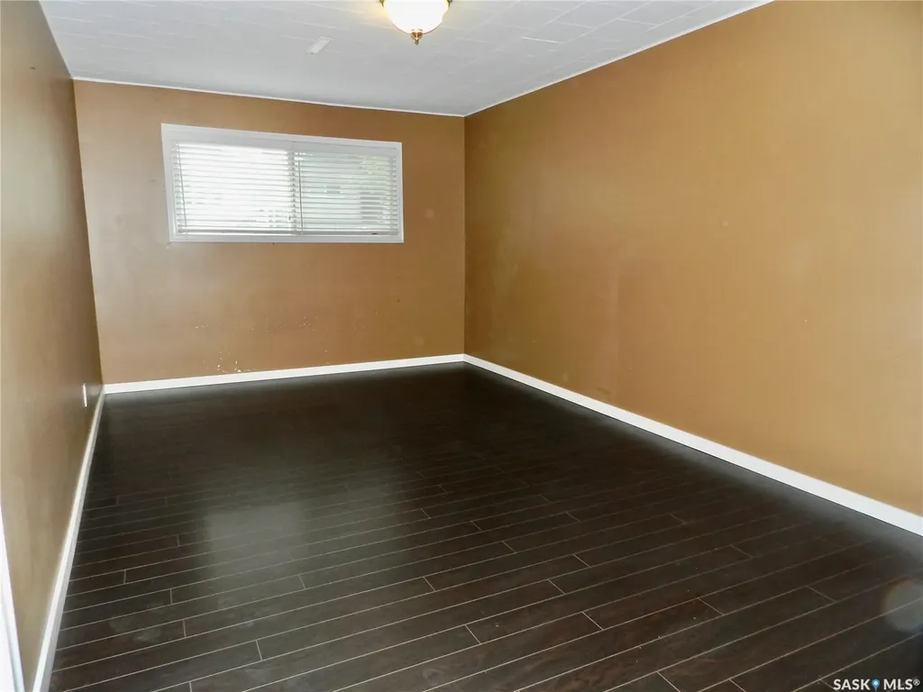 1112 Lillooet Street W Moose Jaw SK S6H 5A3