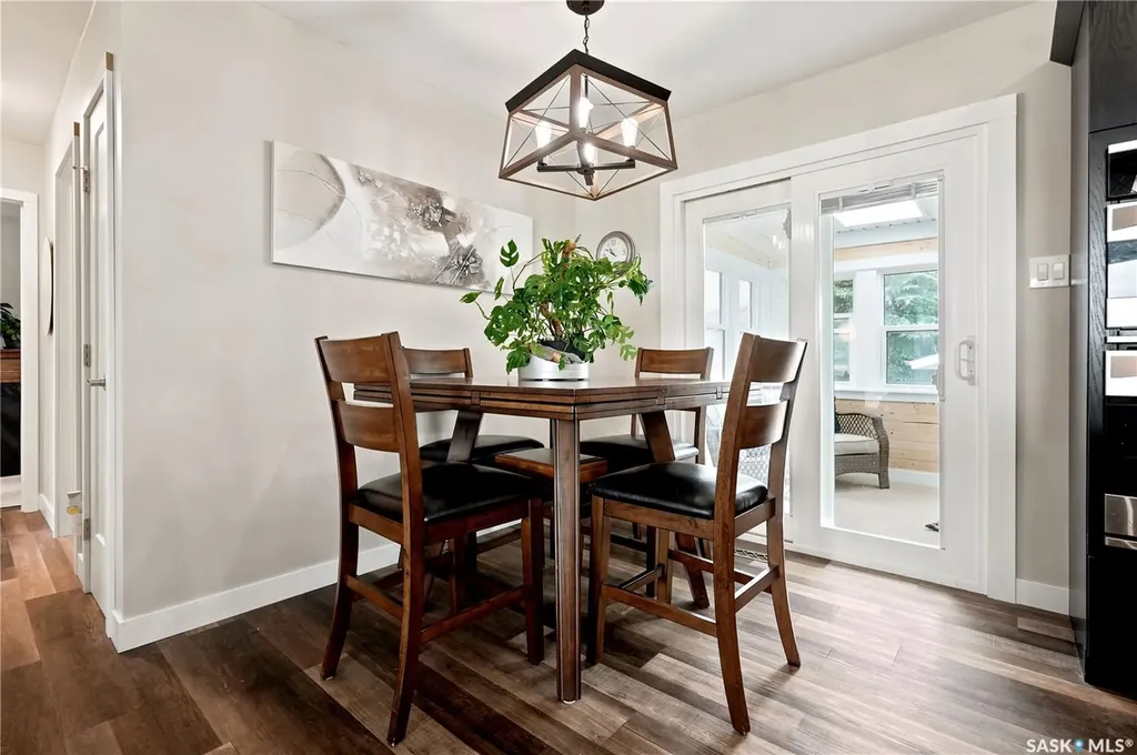 1645 Smith Street Moose Jaw SK S6K 1A7