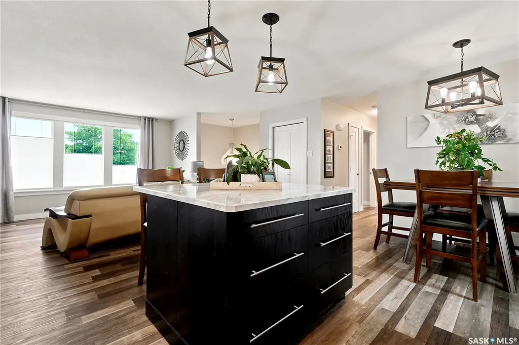 1645 Smith Street Moose Jaw SK S6K 1A7