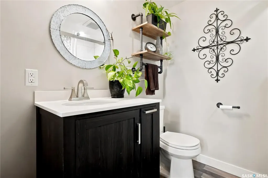 1645 Smith Street Moose Jaw SK S6K 1A7