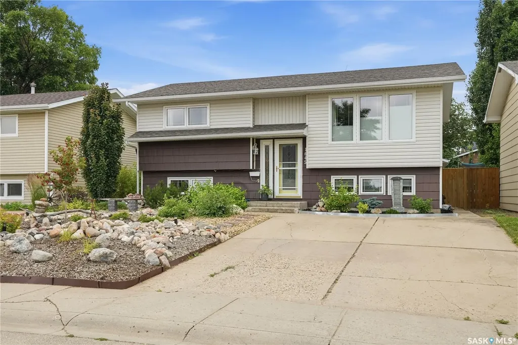 1645 Smith Street Moose Jaw SK S6K 1A7