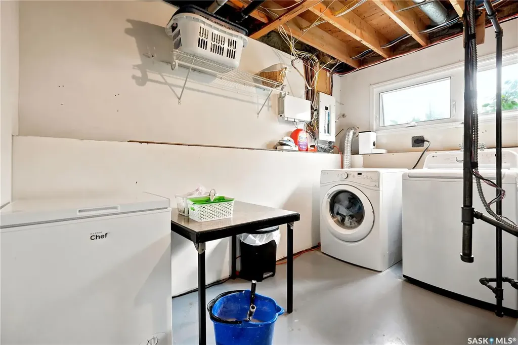 1645 Smith Street Moose Jaw SK S6K 1A7