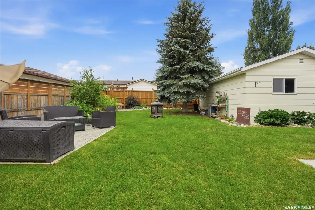1645 Smith Street Moose Jaw SK S6K 1A7