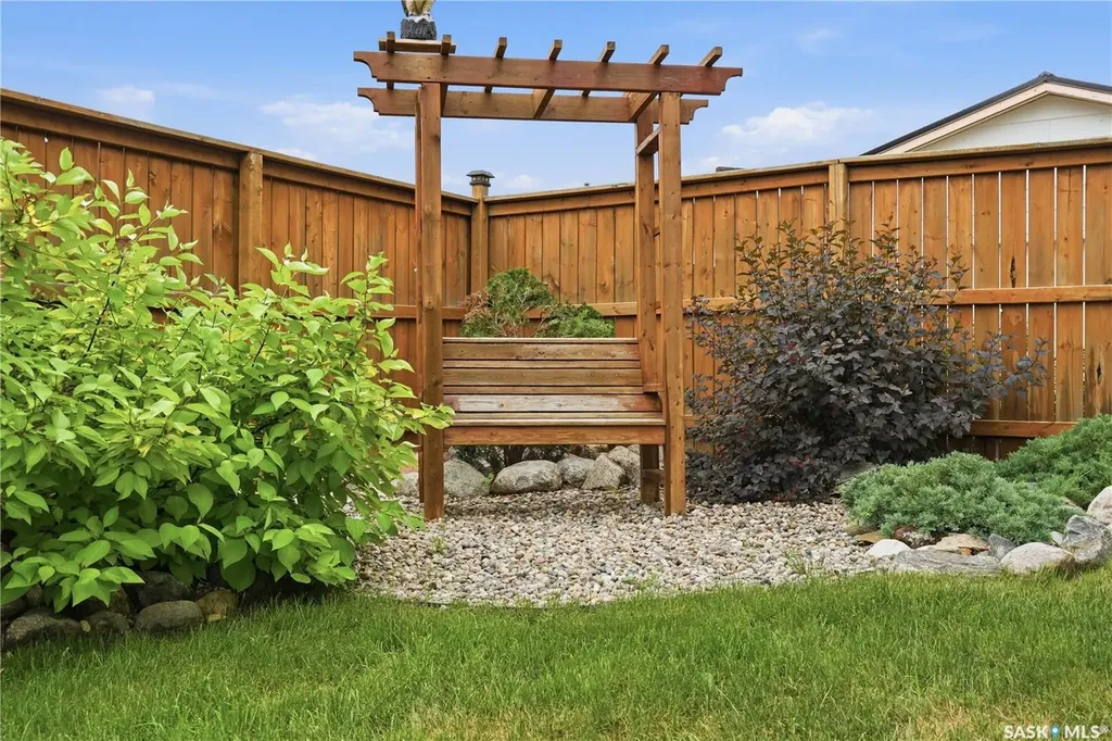 1645 Smith Street Moose Jaw SK S6K 1A7