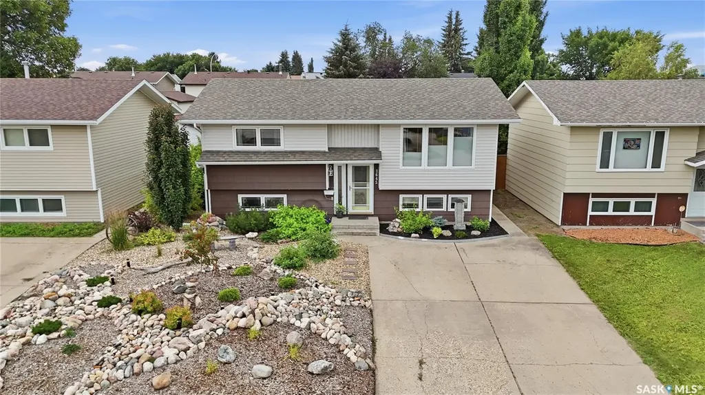 1645 Smith Street Moose Jaw SK S6K 1A7