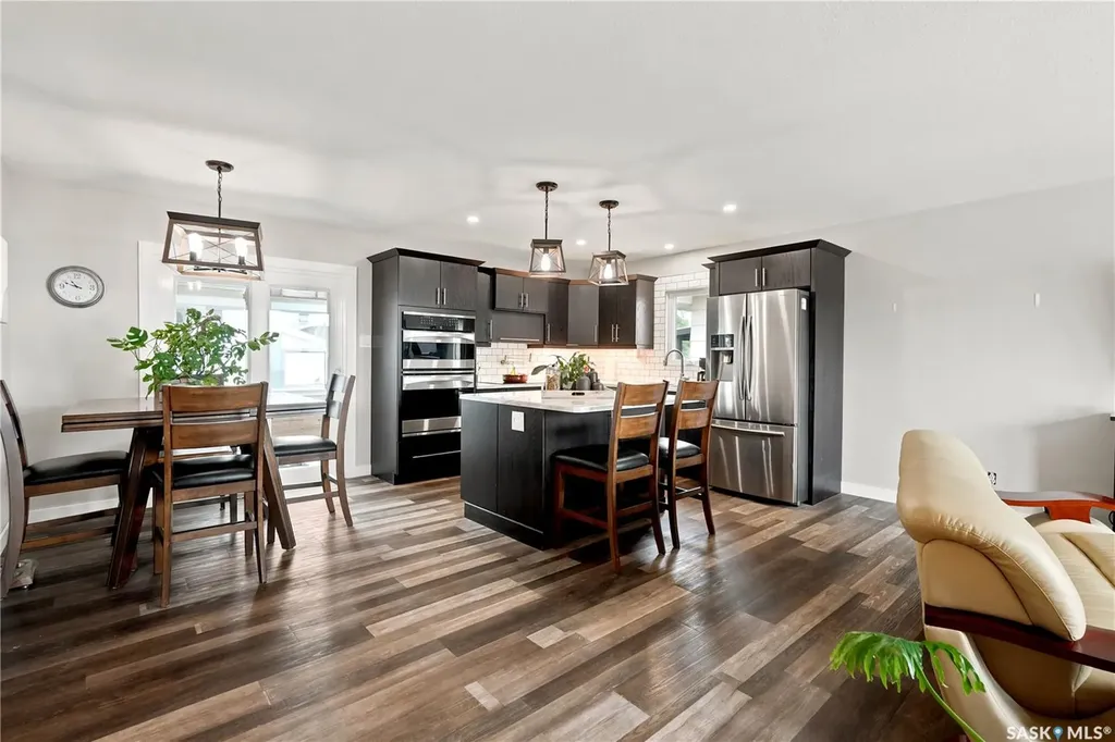 1645 Smith Street Moose Jaw SK S6K 1A7