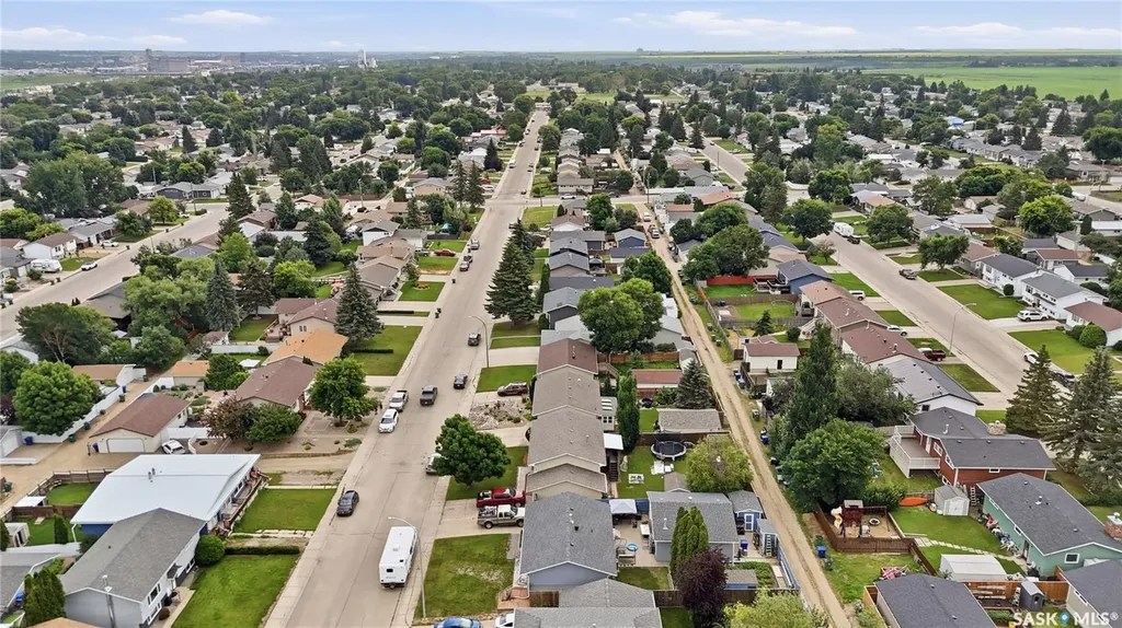 1645 Smith Street Moose Jaw SK S6K 1A7