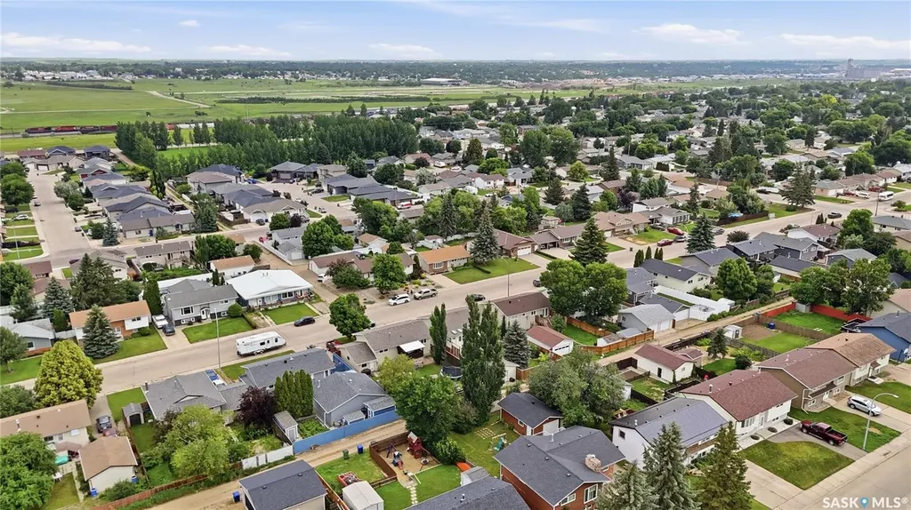 1645 Smith Street Moose Jaw SK S6K 1A7