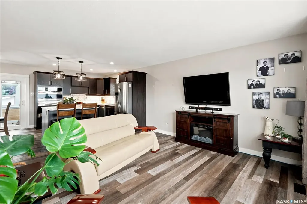 1645 Smith Street Moose Jaw SK S6K 1A7