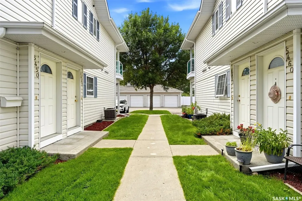 5442 Rochdale Boulevard Regina SK S4X 4P1