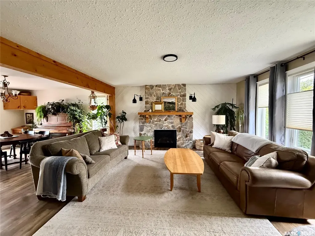 240 Dehavilland Avenue Air Ronge SK S0J 3G0