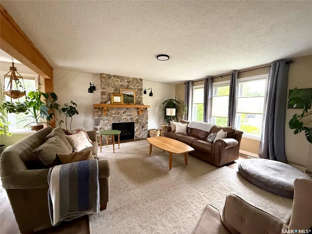 240 Dehavilland Avenue Air Ronge SK S0J 3G0