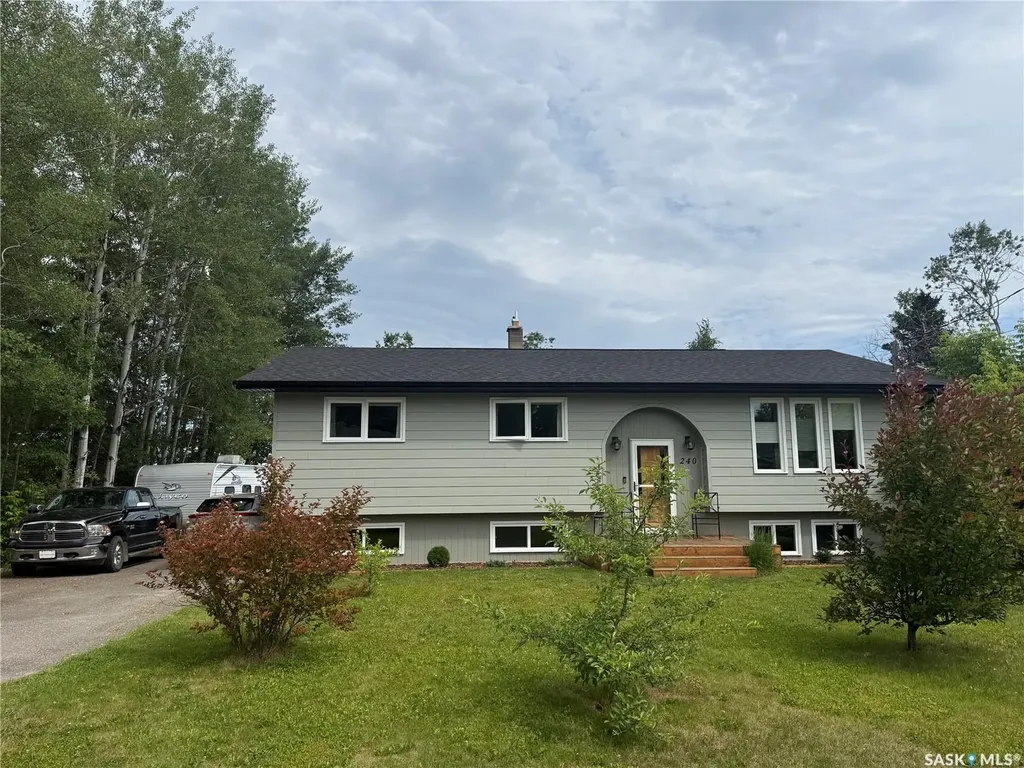 240 Dehavilland Avenue Air Ronge SK S0J 3G0