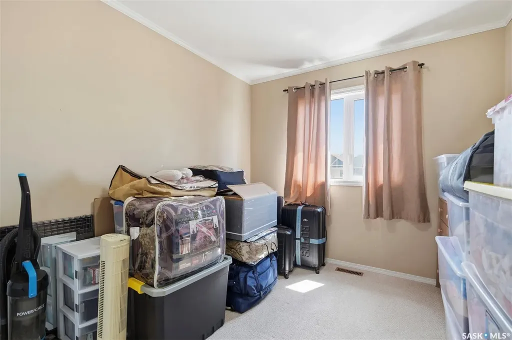 225 Hassard Close Saskatoon SK S7L 2W8