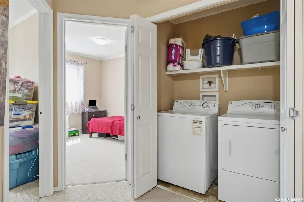 225 Hassard Close Saskatoon SK S7L 2W8