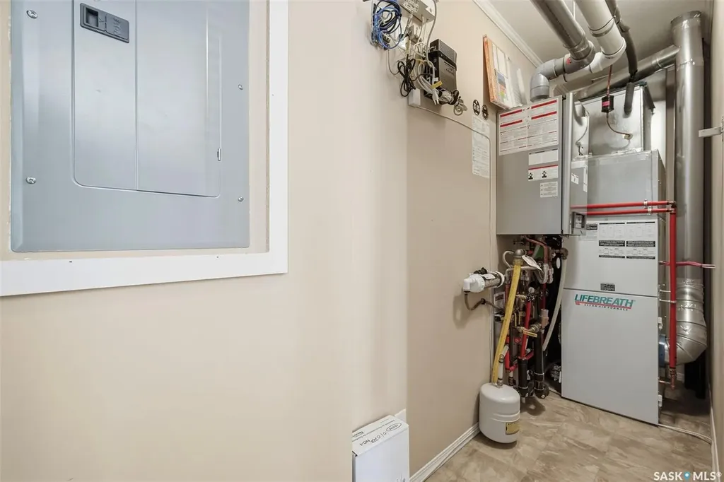 225 Hassard Close Saskatoon SK S7L 2W8