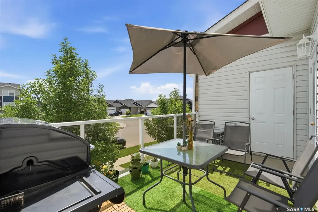 225 Hassard Close Saskatoon SK S7L 2W8