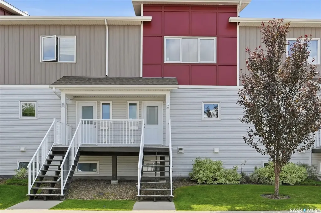 225 Hassard Close Saskatoon SK S7L 2W8
