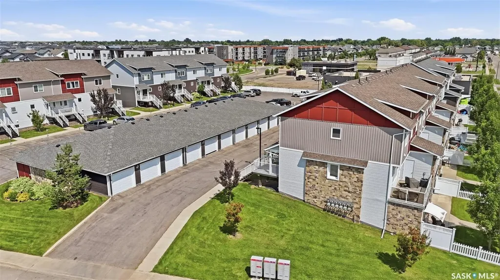 225 Hassard Close Saskatoon SK S7L 2W8