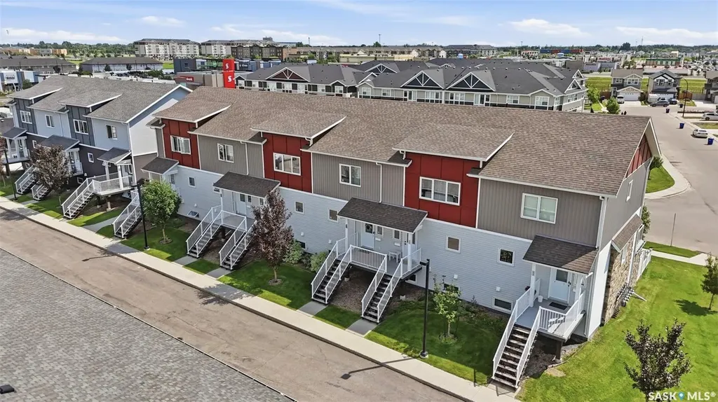 225 Hassard Close Saskatoon SK S7L 2W8