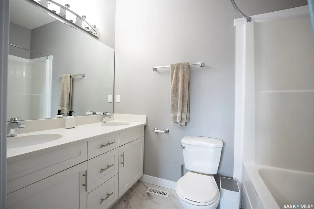 415 Mcarthur Crescent Saskatoon SK S7L 6Y3