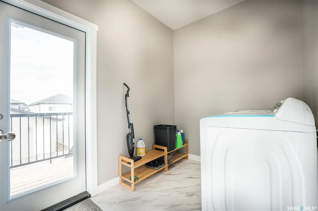 415 Mcarthur Crescent Saskatoon SK S7L 6Y3