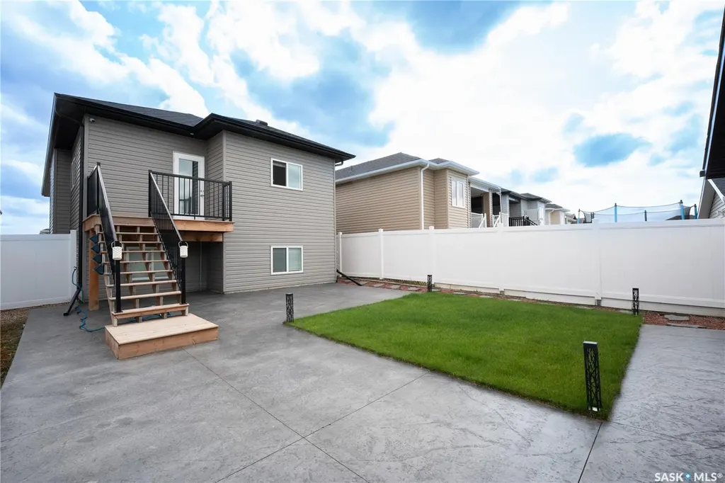 415 Mcarthur Crescent Saskatoon SK S7L 6Y3