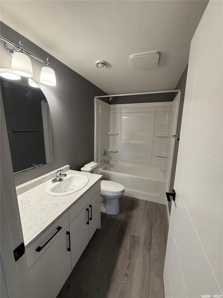 415 Mcarthur Crescent Saskatoon SK S7L 6Y3