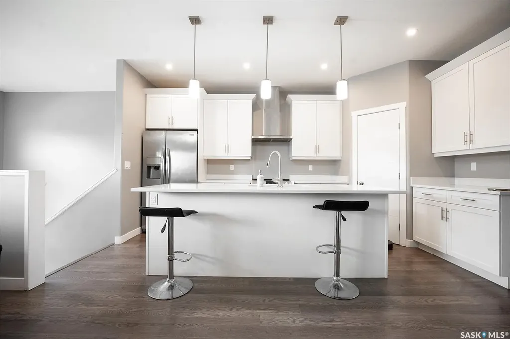 415 Mcarthur Crescent Saskatoon SK S7L 6Y3