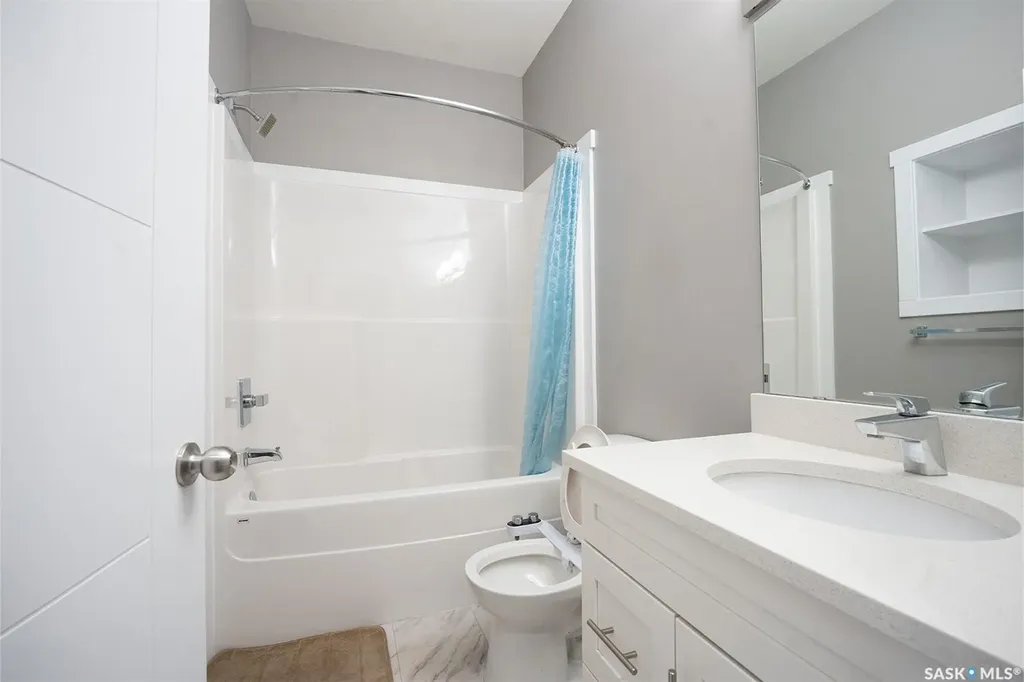 415 Mcarthur Crescent Saskatoon SK S7L 6Y3