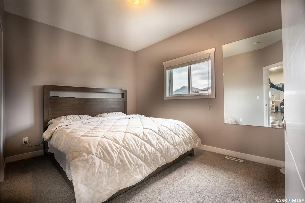 415 Mcarthur Crescent Saskatoon SK S7L 6Y3