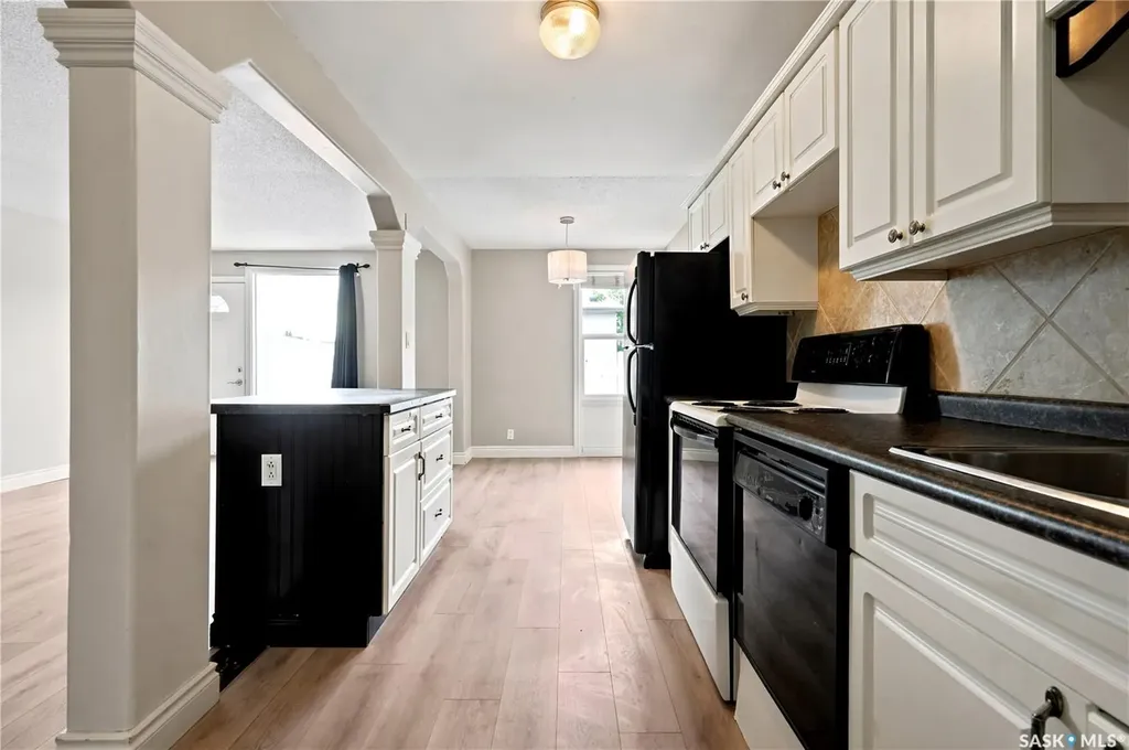 1292 Gordon Road Moose Jaw SK S6H 3E5