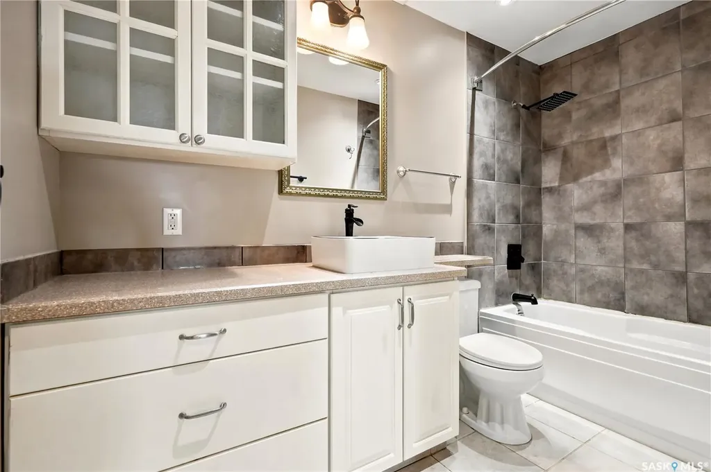 1292 Gordon Road Moose Jaw SK S6H 3E5