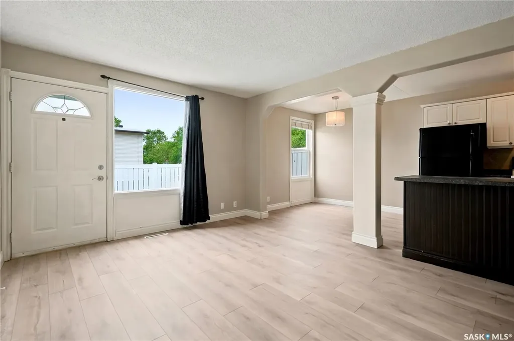 1292 Gordon Road Moose Jaw SK S6H 3E5