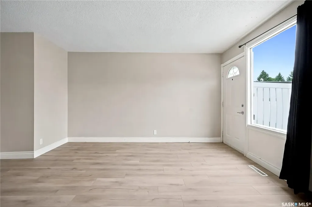 1292 Gordon Road Moose Jaw SK S6H 3E5