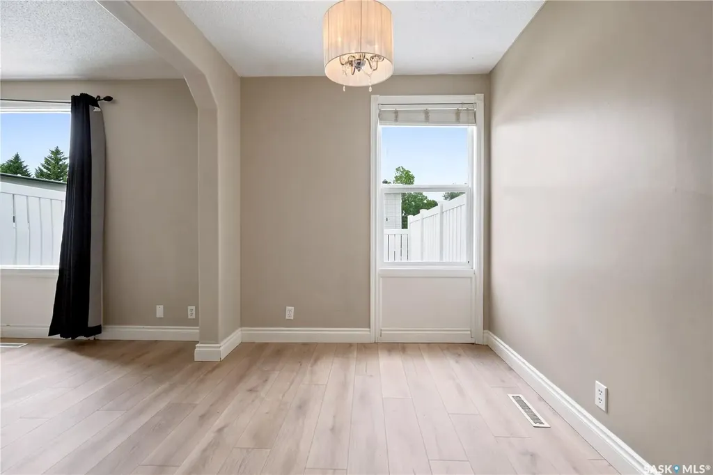 1292 Gordon Road Moose Jaw SK S6H 3E5