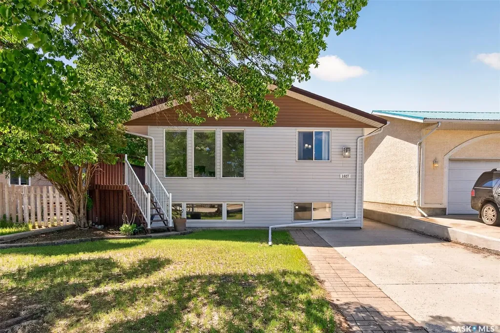 1027 Vaughan Street Moose Jaw SK S6H 5P1